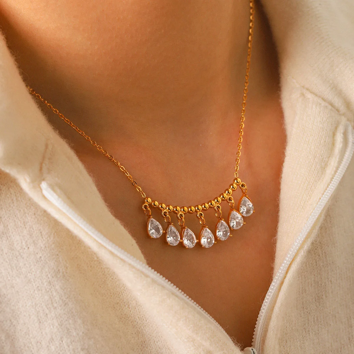 Minimalist Curved Bar Zircon Necklace 18K Gold Plated Stainless Steel For Women Water Drop Daily Wear Birthday Gift Jewelr
Minimalist Curved Bar Zircon Necklace 18K Gold Plated Stainless Steel For Women Water Drop Daily Wear Birthday Gift Jewelr