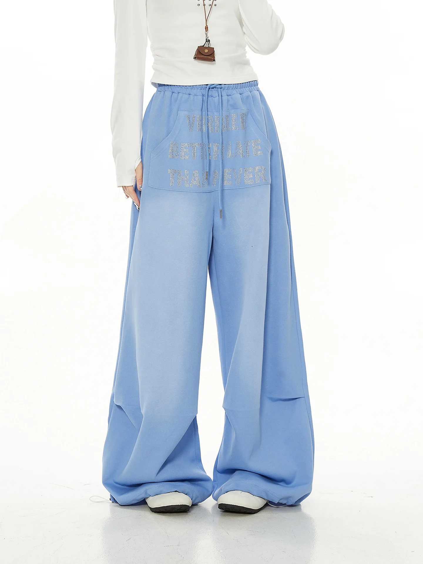 American Style Casual Loose Women's Sweatpants with Rhinestone Wide Leg Sporty Dyeing And Designing Kangaroo Pocket Pants
American Style Casual Loose Women's Sweatpants with Rhinestone Wide Leg Sporty Dyeing And Designing Kangaroo Pocket Pants
