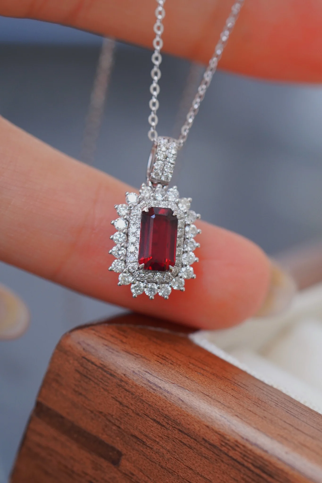 Женские украшения из цельного серебра S925, ожерелье с подсолнечником, европейский и американский банкетный вид, модно носить
Женские украшения из цельного серебра S925, ожерелье с подсолнечником, европейский и американский банкетный вид, модно носить