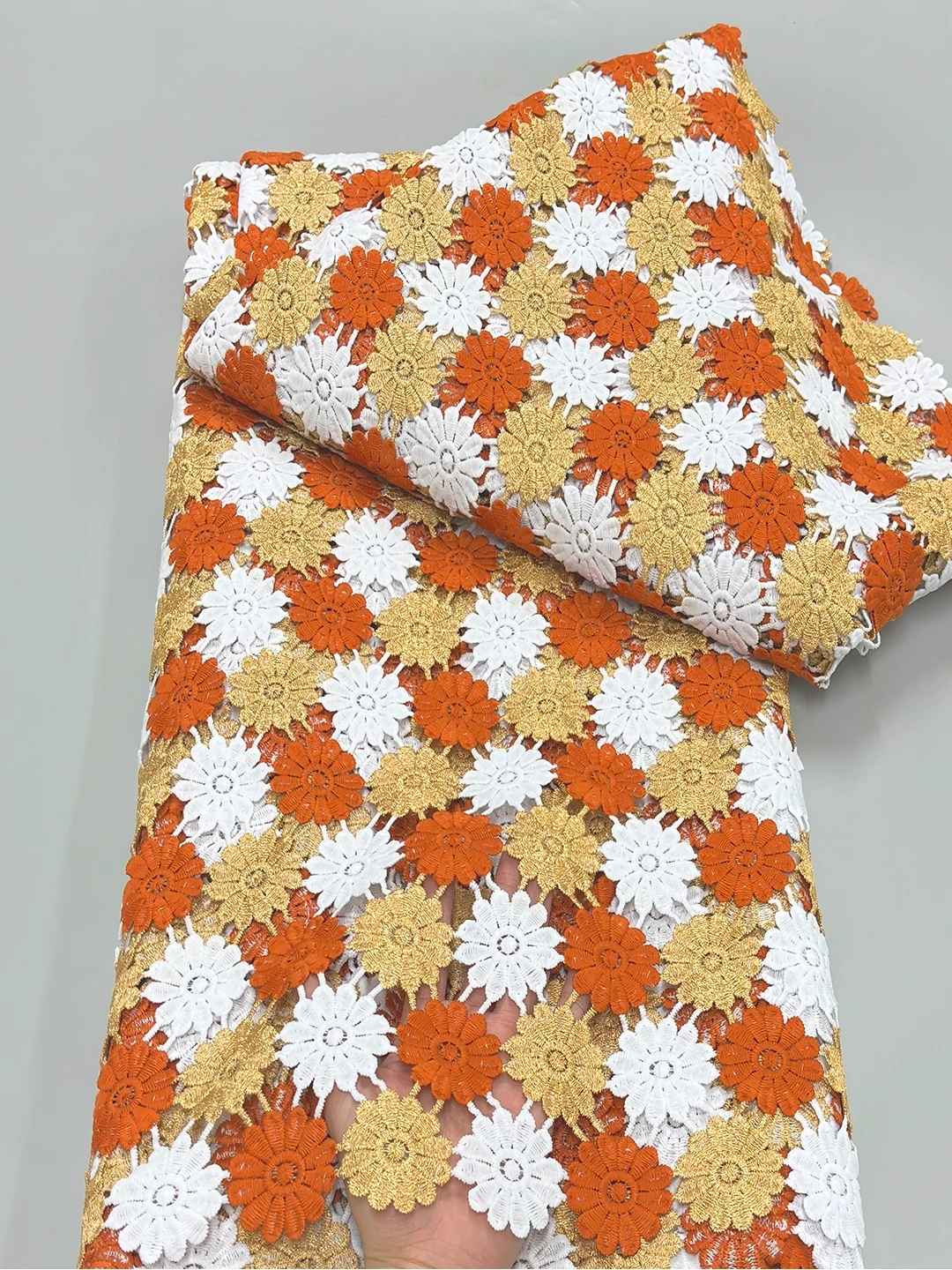 Latest African MultColor Guipure Cord Lace Fabric 2024 High Quality Nigerian Water Soluble Lace Fabric For Women Evening Dresses
Latest African MultColor Guipure Cord Lace Fabric 2024 High Quality Nigerian Water Soluble Lace Fabric For Women Evening Dresses