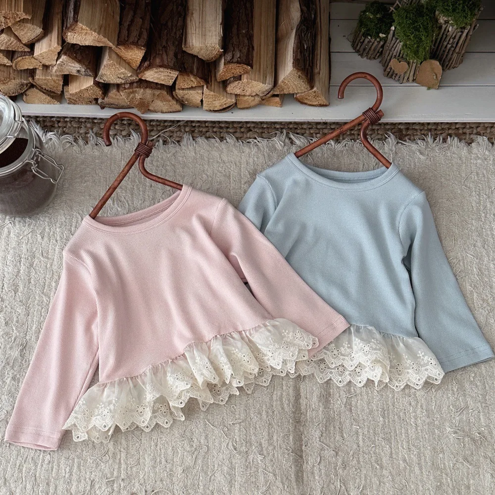 2026 Autumn New Girls Bottom Hem Lace Shirts Baby Cotton Tee Children Long Sleeve Casual Tops Infant Loose T Shirts
2026 Autumn New Girls Bottom Hem Lace Shirts Baby Cotton Tee Children Long Sleeve Casual Tops Infant Loose T Shirts