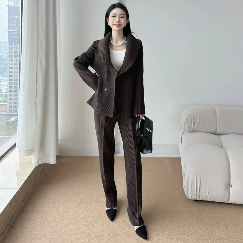 Miyake Pleat Women Suit New Lapel Long Sleeve Jacket Peplum Fashion Straight Pants 2 Pieces Commuter Clothing Thickened Fabrics
Miyake Pleat Women Suit New Lapel Long Sleeve Jacket Peplum Fashion Straight Pants 2 Pieces Commuter Clothing Thickened Fabrics
