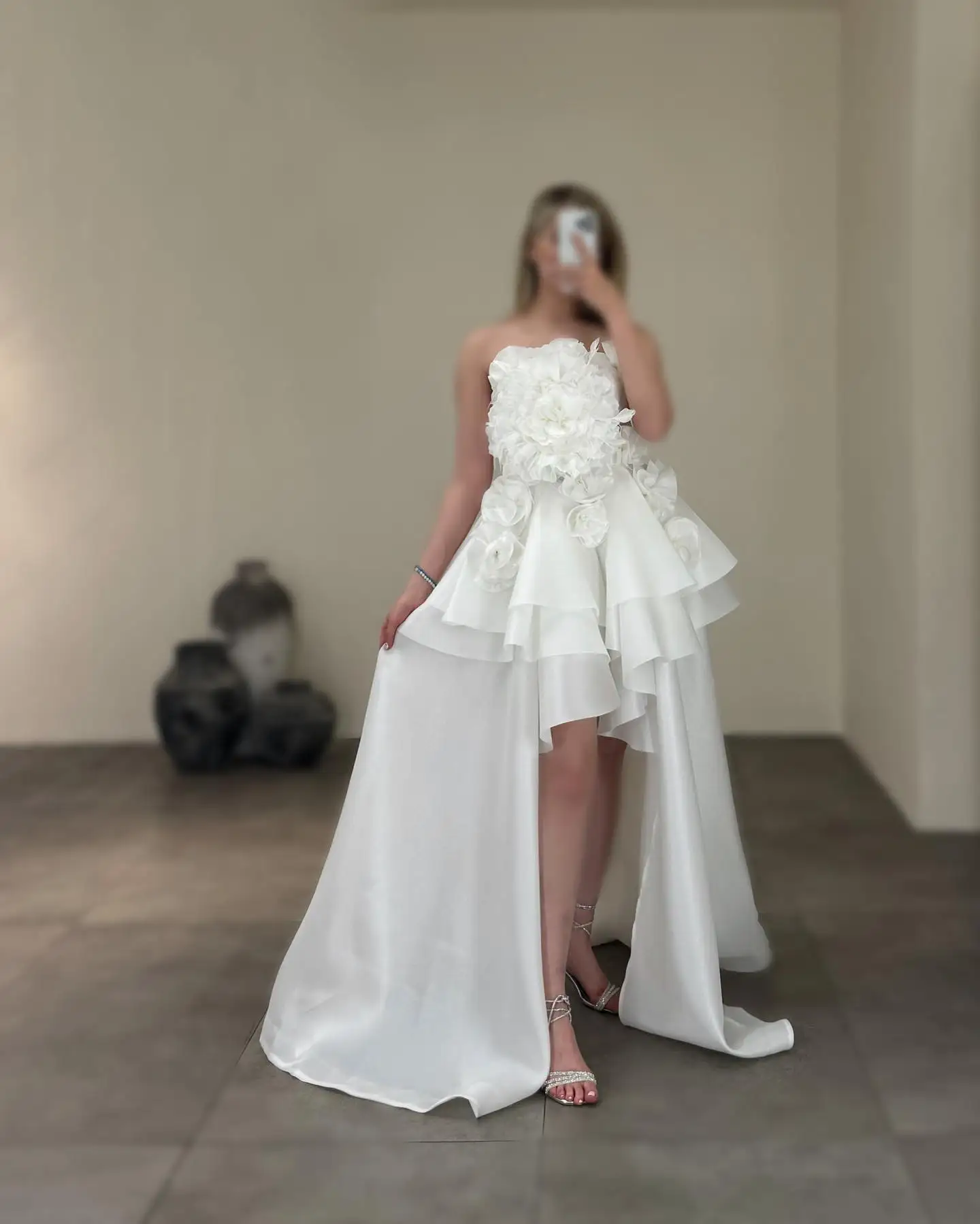 Customized Graceful Strapless Flowers Feathers Tulle Evening Dresses Temperament Pleats White Vestido De Festa Vestido
Customized Graceful Strapless Flowers Feathers Tulle Evening Dresses Temperament Pleats White Vestido De Festa Vestido