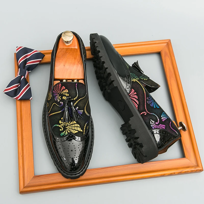 Men Loafers with Fashionable and Trendy Patchwork Block Print Tassel Pointed Leather Shoes
Men Loafers with Fashionable and Trendy Patchwork Block Print Tassel Pointed Leather Shoes