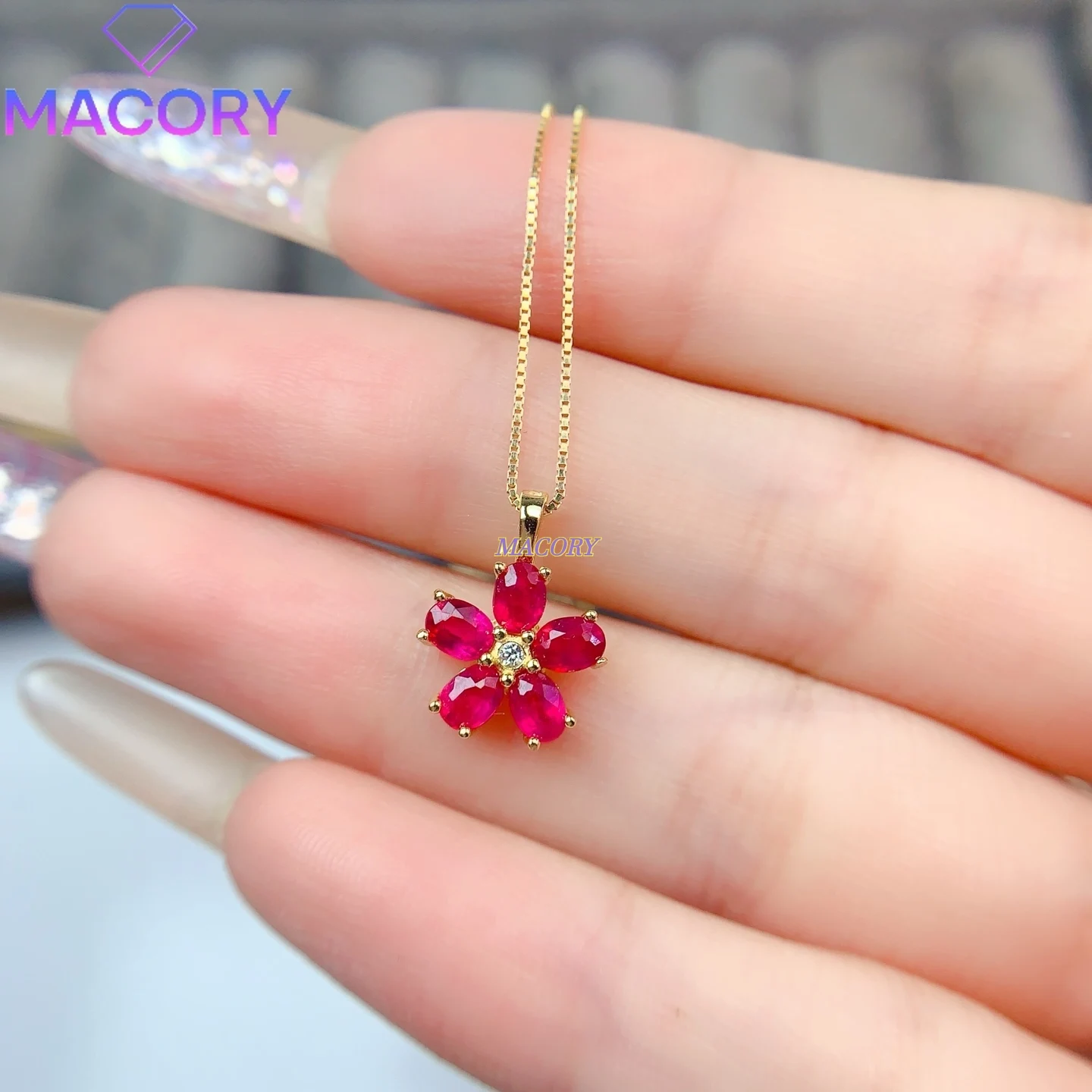 Новое поступление, подвеска из натурального рубина для женщин, стерлинговое серебро 925 пробы, чистое высокое качество и изысканное повышение элегантности
Новое поступление, подвеска из натурального рубина для женщин, стерлинговое серебро 925 пробы, чистое высокое качество и изысканное повышение элегантности