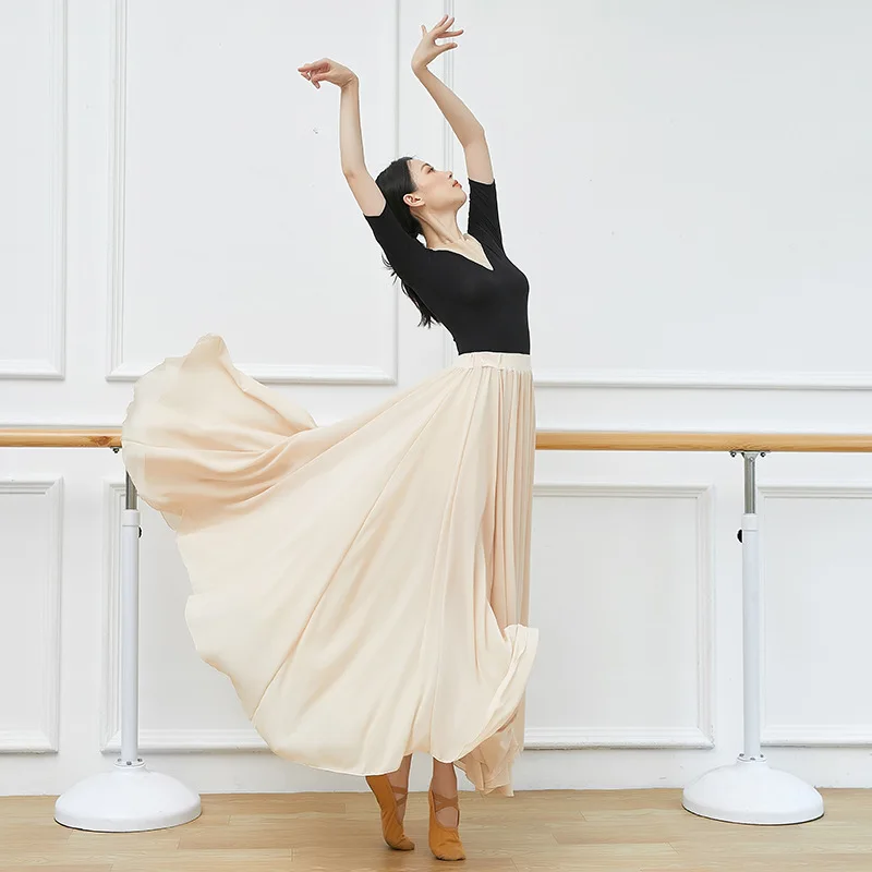 Новая современная танцовщица, элегантная жемчужная шифоновая юбка 540 градусов, большая распашная юбка для взрослых, длинная танцевальная тренировочная юбка для женщин
Новая современная танцовщица, элегантная жемчужная шифоновая юбка 540 градусов, большая распашная юбка для взрослых, длинная танцевальная тренировочная юбка для женщин