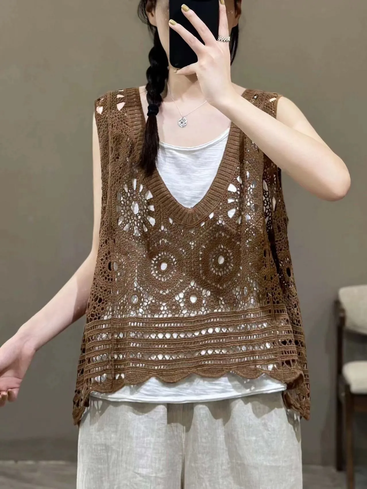 Женский жилет с V-образным вырезом в стиле ретро, повседневный топ, весенне-летняя и осенняя одежда, удобный, дышащий, из смесового хлопка
Женский жилет с V-образным вырезом в стиле ретро, повседневный топ, весенне-летняя и осенняя одежда, удобный, дышащий, из смесового хлопка