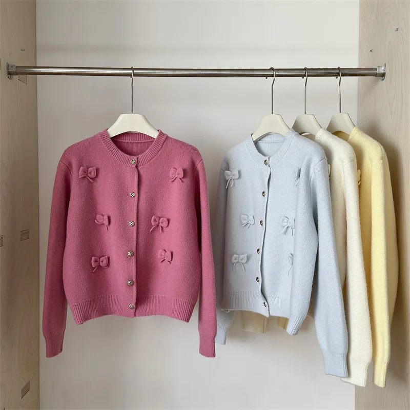 Women's Sweet Bowknot O Neck Long Sleeve Single Breasted Loose Cardigan Lady Autumn Winter Solid Color Basic Cardigan Outwear
Women's Sweet Bowknot O Neck Long Sleeve Single Breasted Loose Cardigan Lady Autumn Winter Solid Color Basic Cardigan Outwear