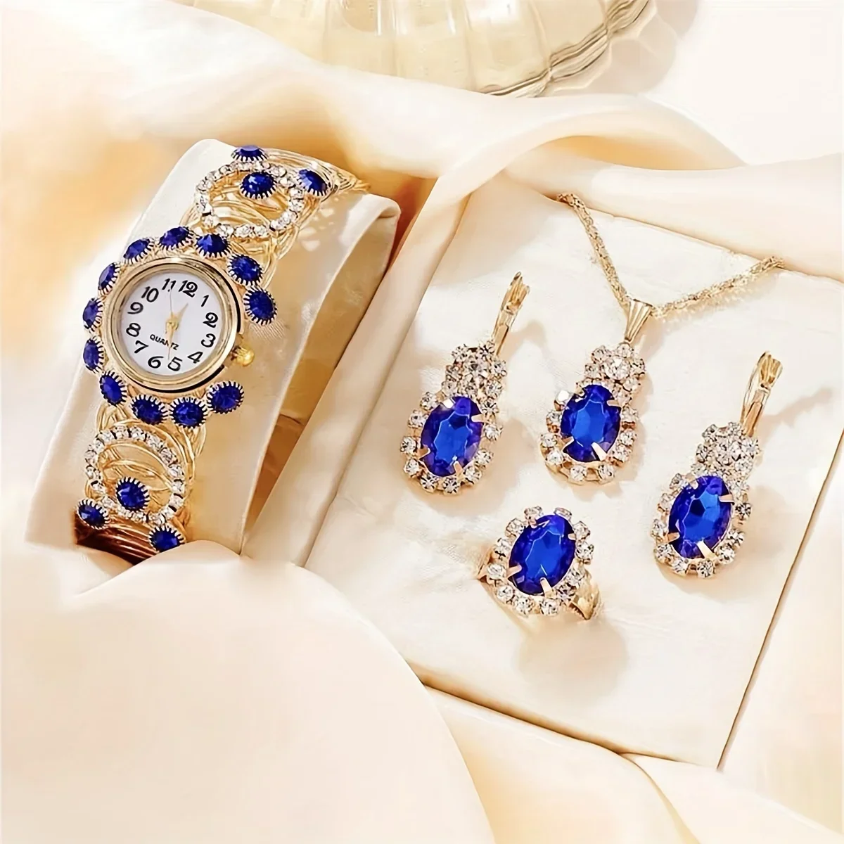 1pc Elegant Rhinestone Decor Quartz Bracelet Watch Analog Party Dress Cuff Bangle Watch & 4pcs Jewelry Set, Gift For Mother's
1pc Elegant Rhinestone Decor Quartz Bracelet Watch Analog Party Dress Cuff Bangle Watch & 4pcs Jewelry Set, Gift For Mother's