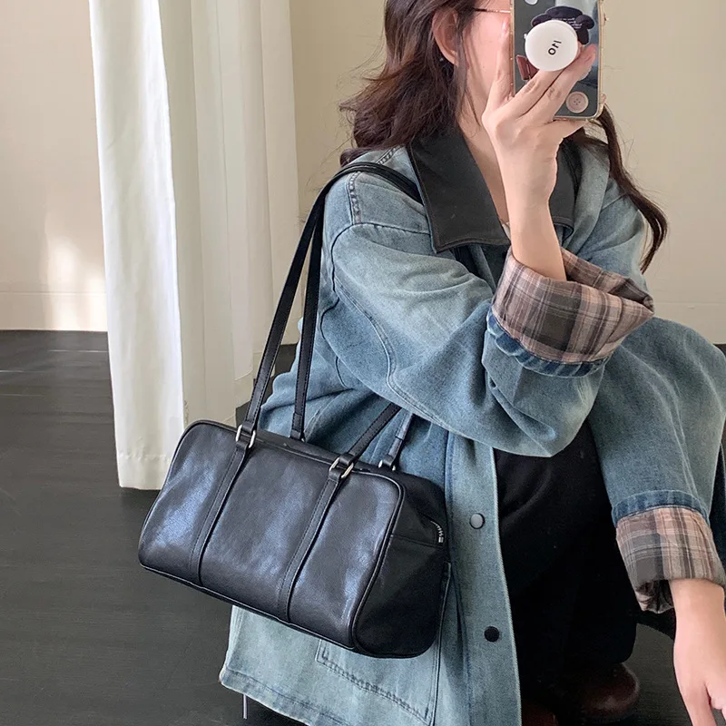 genuine leather bags for women designer luxury high quality Boston Bag New Style Bowling Bag Large Capacity Single Shoulder Bag
genuine leather bags for women designer luxury high quality Boston Bag New Style Bowling Bag Large Capacity Single Shoulder Bag