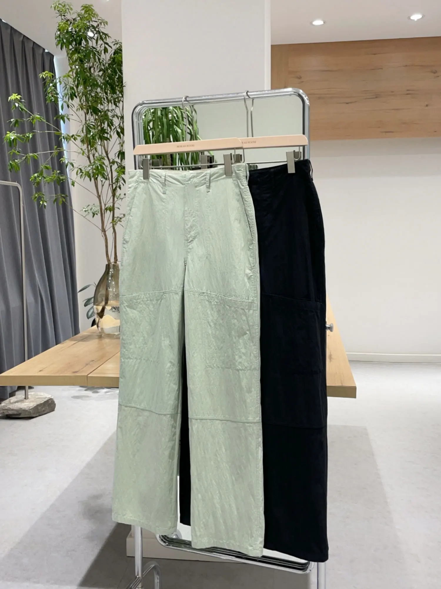 Nok Xiaola Authentic Brand MK Loose Casual Workwear Pants High Waist Straight Leg Cotton Blend Faionable Autumn 2025
Nok Xiaola Authentic Brand MK Loose Casual Workwear Pants High Waist Straight Leg Cotton Blend Faionable Autumn 2025