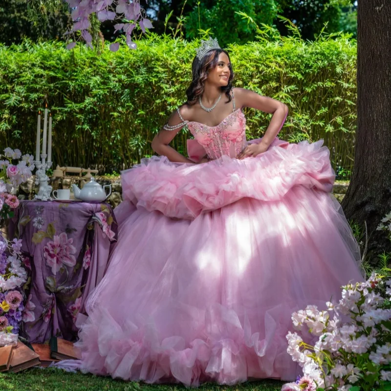 Pink Quinceanera Dress off-shoulder Sequins Crystal Decal Lace Layering Long tail Bow vestidos de 15 Quinceanera Customize
Pink Quinceanera Dress off-shoulder Sequins Crystal Decal Lace Layering Long tail Bow vestidos de 15 Quinceanera Customize