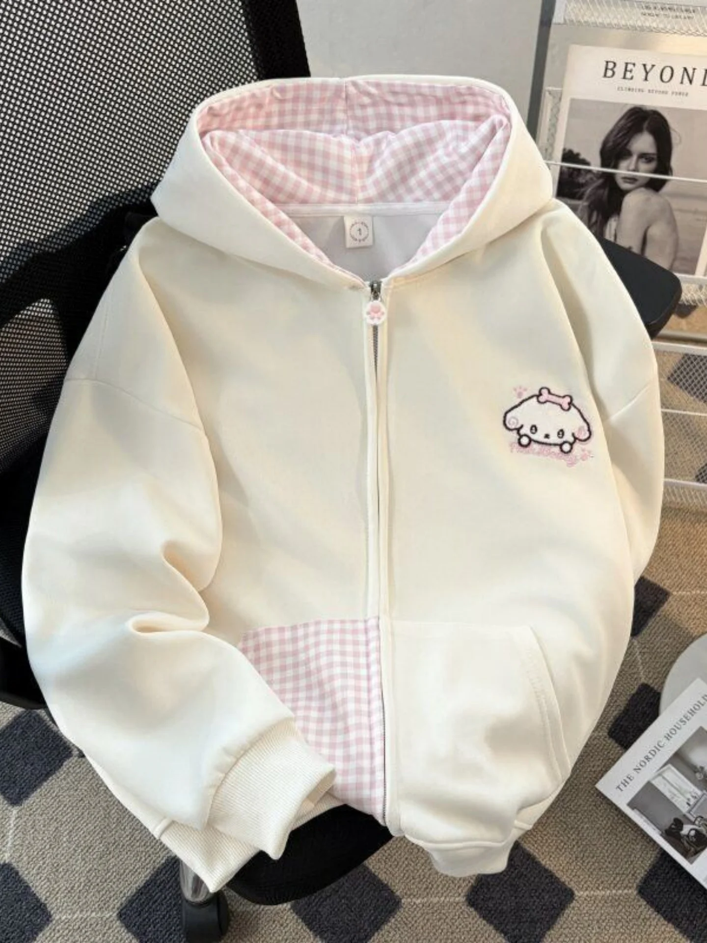 Cute Doggies Plaid Patchwork Embroidered Hoodie Sweatshirt Korean Style Long Sleeve Zipper Closure Casual Comfortable Top
Cute Doggies Plaid Patchwork Embroidered Hoodie Sweatshirt Korean Style Long Sleeve Zipper Closure Casual Comfortable Top