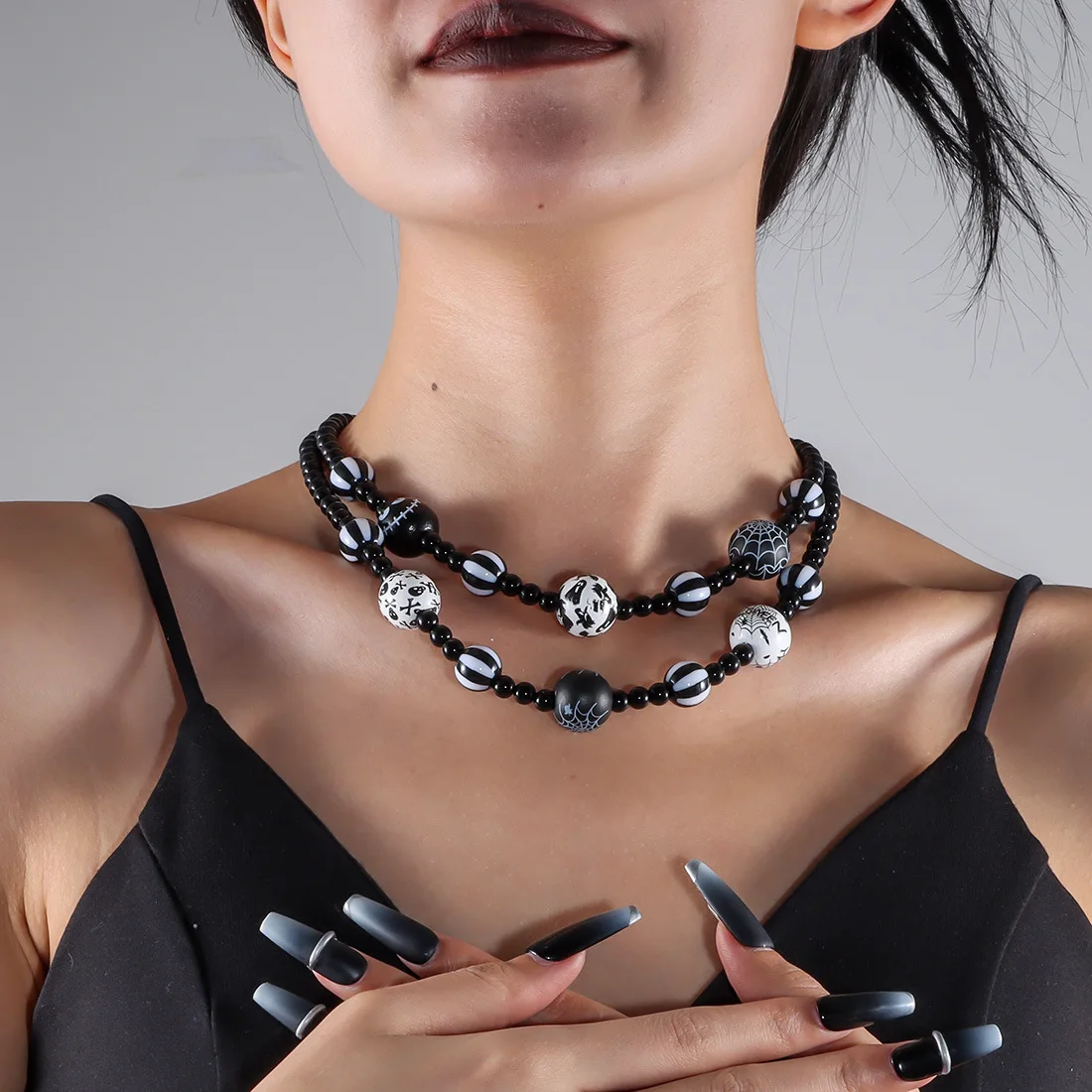 DIY accessories European and American Halloween Double Beaded Neck Chain Punk Style Personality Spider Web Ghost Print Clavicle
DIY accessories European and American Halloween Double Beaded Neck Chain Punk Style Personality Spider Web Ghost Print Clavicle