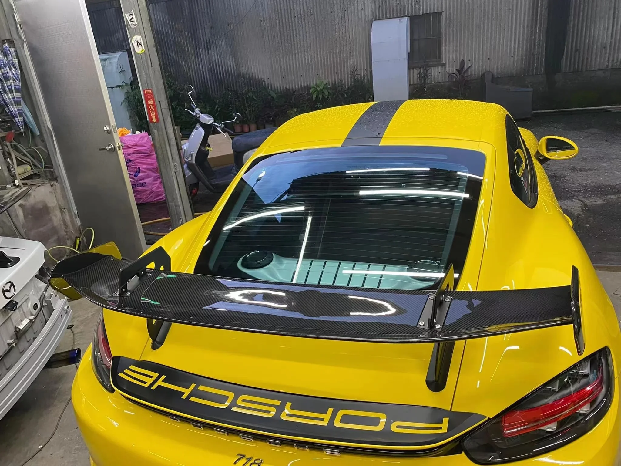 Легкое заднее крыло из сухого карбона для 718 Cayman GT4RS: улучшение внешнего вида
Легкое заднее крыло из сухого карбона для 718 Cayman GT4RS: улучшение внешнего вида