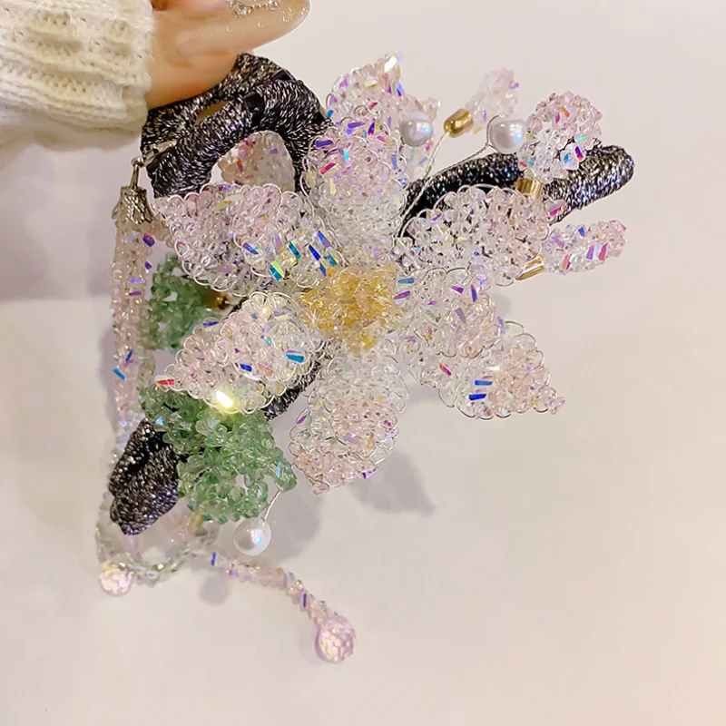 New Handmade Color Crystal Lotus Flower Hair Claw Clip Large Size Shark Clip Hairpin Women Exquisite
New Handmade Color Crystal Lotus Flower Hair Claw Clip Large Size Shark Clip Hairpin Women Exquisite