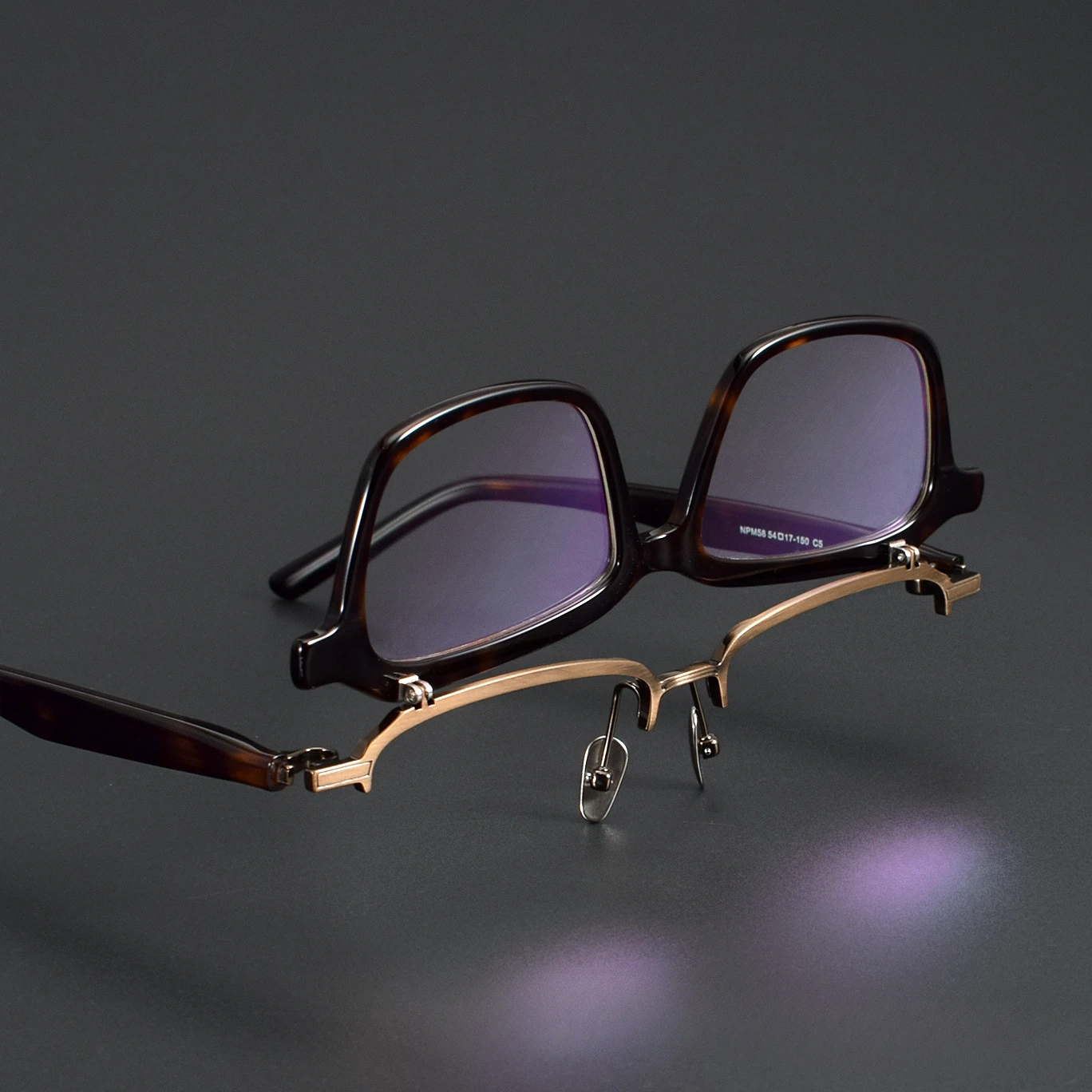 2025 NPM58 Square Flip-Up Glasses Frame Stylish Retro Design UV400 Sunglasses Titanium & TR90 Material for Men & Women
2025 NPM58 Square Flip-Up Glasses Frame Stylish Retro Design UV400 Sunglasses Titanium & TR90 Material for Men & Women