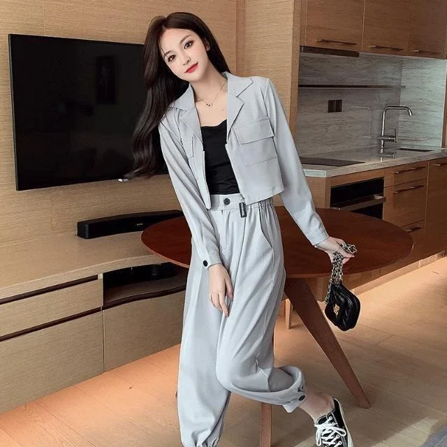 Insozkdg Women Autumn Vintage Casual Short Blazer Suit Outerwear Leggings Sets Solid Loose Pocket Suit Pants Two Piece Set Women
Insozkdg Women Autumn Vintage Casual Short Blazer Suit Outerwear Leggings Sets Solid Loose Pocket Suit Pants Two Piece Set Women