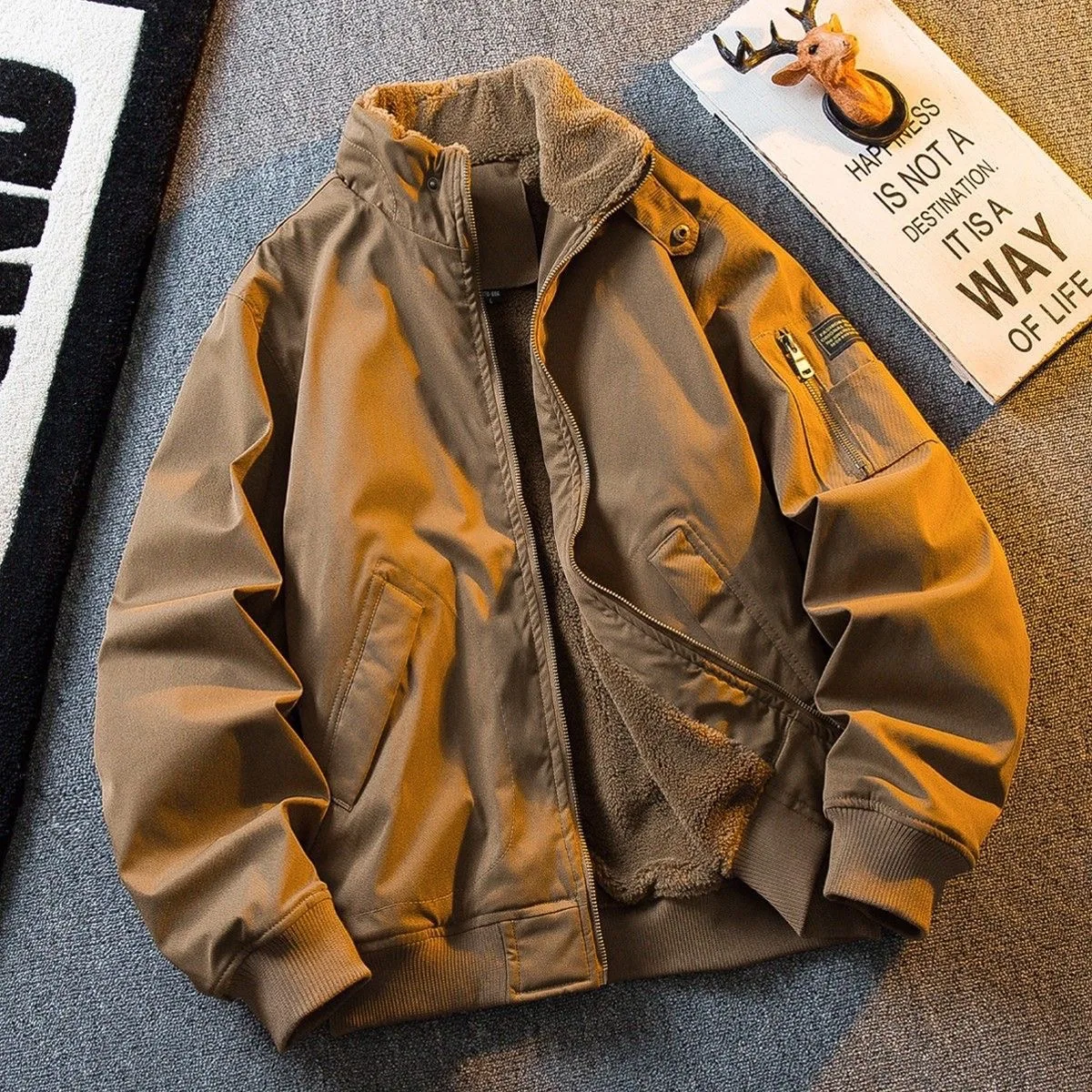 Men's Winter Thiened Stand Collar Fce Lined Cotton Jaet Flight Coat Autumn Winter American Workwear Warmth Coat
Men's Winter Thiened Stand Collar Fce Lined Cotton Jaet Flight Coat Autumn Winter American Workwear Warmth Coat