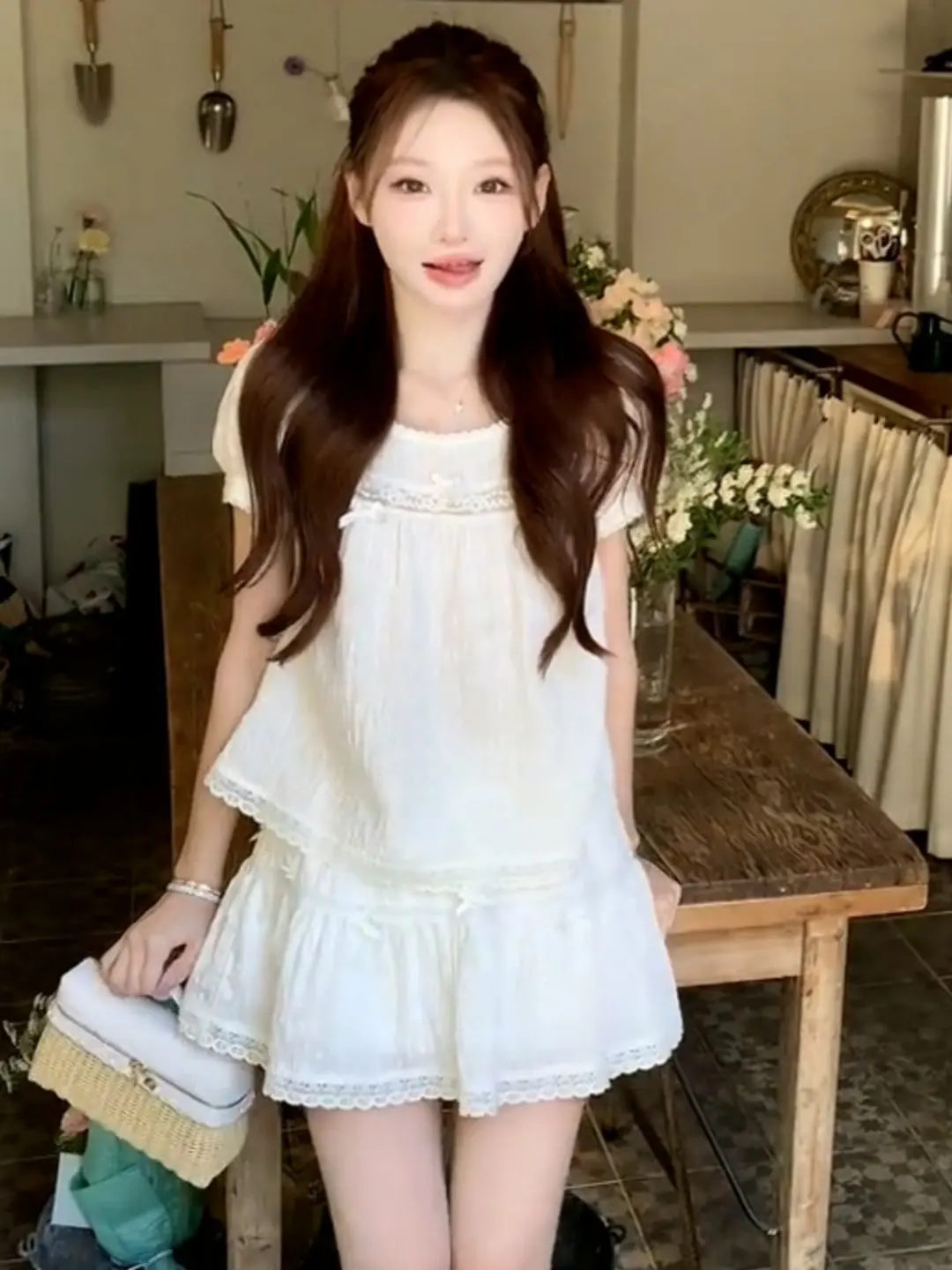 Korean Sweet Style Lace Splice Short Sleeve Shirt High Waist Skirt Two Piece Set Women Summer Fashion New Arrival
Korean Sweet Style Lace Splice Short Sleeve Shirt High Waist Skirt Two Piece Set Women Summer Fashion New Arrival