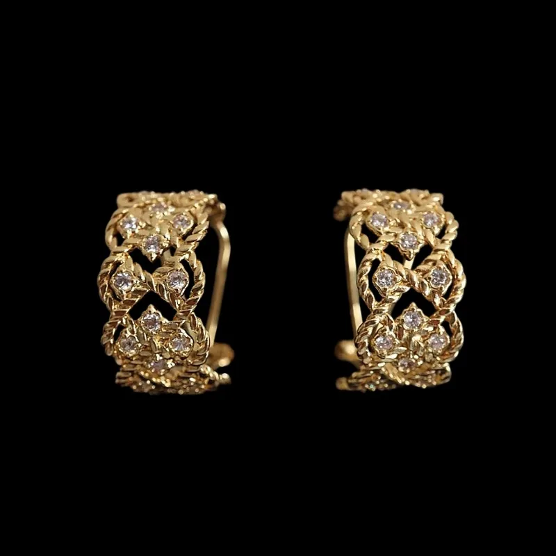 Timeless Wonder Fancy Zircon Cutout Floral Geo Button Earrings Women Designer Jewelry Punk Sweet Gift Rare Top Classy 3346
Timeless Wonder Fancy Zircon Cutout Floral Geo Button Earrings Women Designer Jewelry Punk Sweet Gift Rare Top Classy 3346