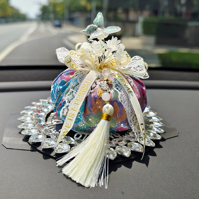 Car Decoration Exquisite Tassel Car Special Deodorization Activated Carbon Bag Car Interior Decoration Charcoal Bag Decoration
Car Decoration Exquisite Tassel Car Special Deodorization Activated Carbon Bag Car Interior Decoration Charcoal Bag Decoration