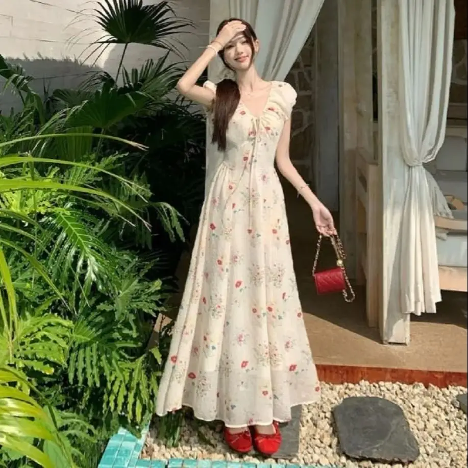 Sweet Style V-Neck Floral Puff Sleeve Dress Women 2025 Summer New Niche Slim Design Long Skirt
Sweet Style V-Neck Floral Puff Sleeve Dress Women 2025 Summer New Niche Slim Design Long Skirt