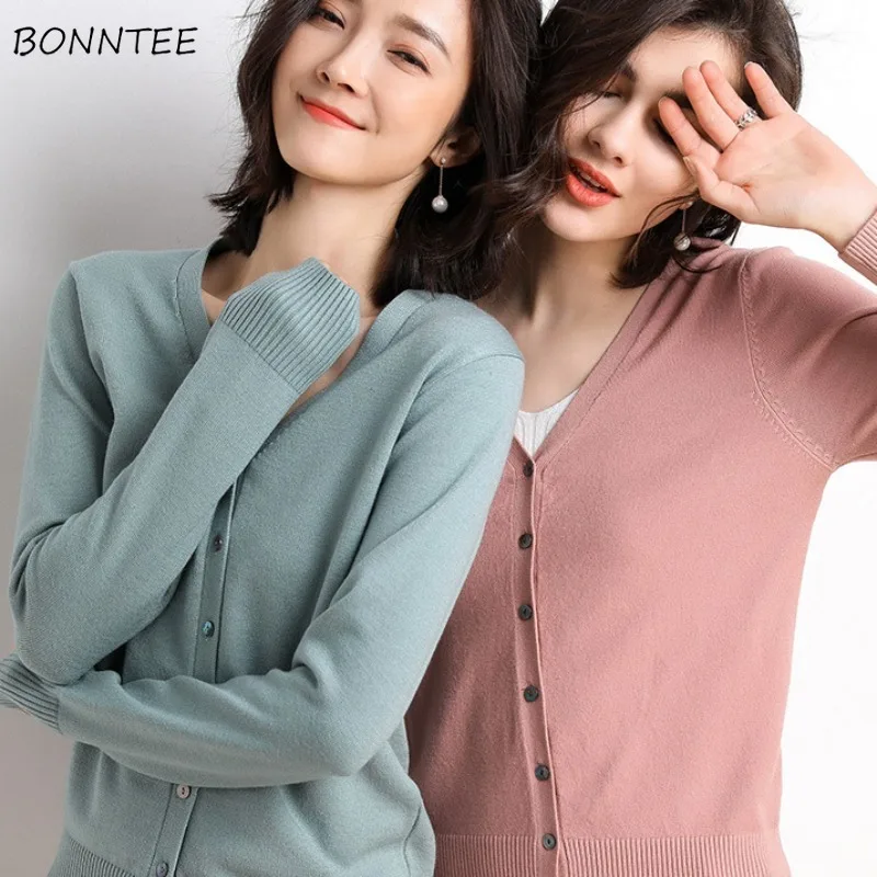 Solid Short Cardigan Women Coats Knitted Autumn Winter Ulzzang Chic Fashion All-match Single Breasted V-neck Long Sleeve Female
Solid Short Cardigan Women Coats Knitted Autumn Winter Ulzzang Chic Fashion All-match Single Breasted V-neck Long Sleeve Female