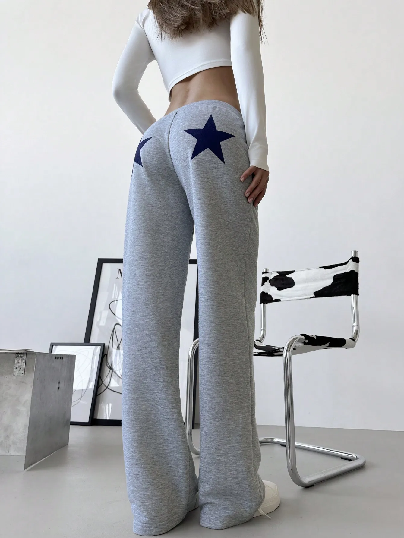 Women's Low Waist Star Print Wide Leg Sweatpants for Casual Wear
Women's Low Waist Star Print Wide Leg Sweatpants for Casual Wear