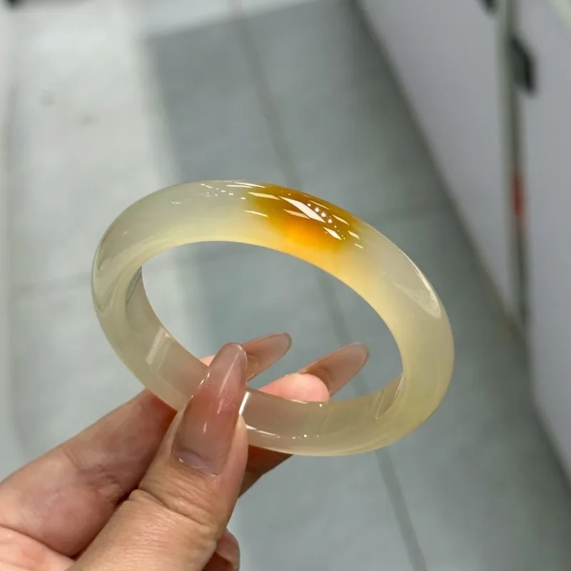Natural High-ice Agate Bracelet, Fashionable and Versatile Women's Daily Jade Bracelet
Natural High-ice Agate Bracelet, Fashionable and Versatile Women's Daily Jade Bracelet