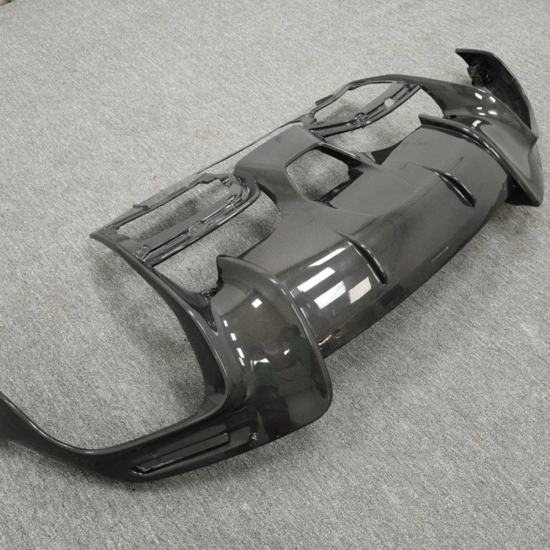 High Quality Polished Finish Carbon Fiber Rear Lip Diffuser Easy Installation for Purosangue
High Quality Polished Finish Carbon Fiber Rear Lip Diffuser Easy Installation for Purosangue