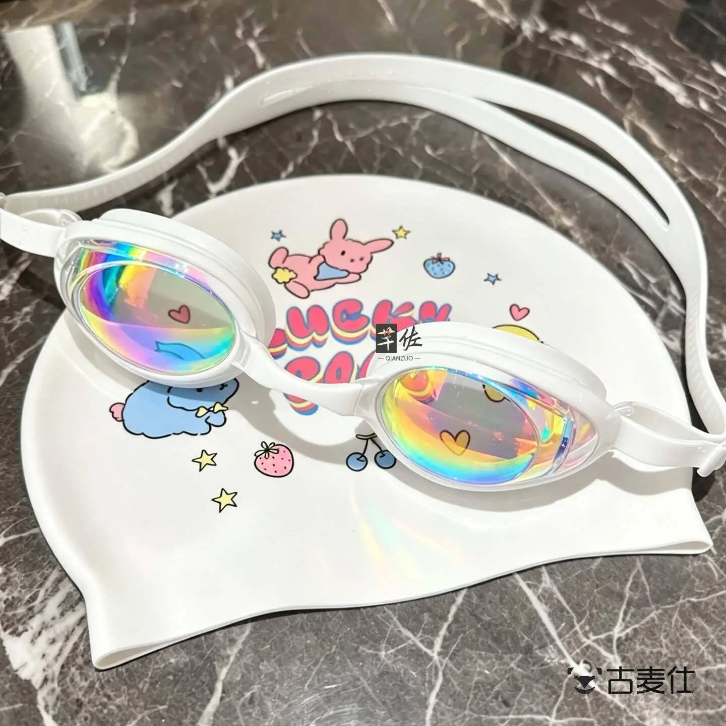 Anti-Fog Swimming Goggles Men's High Definition Flat Lens Waterproof Adult Swimming Equipment Silicone Strap Wide Field of View
Anti-Fog Swimming Goggles Men's High Definition Flat Lens Waterproof Adult Swimming Equipment Silicone Strap Wide Field of View