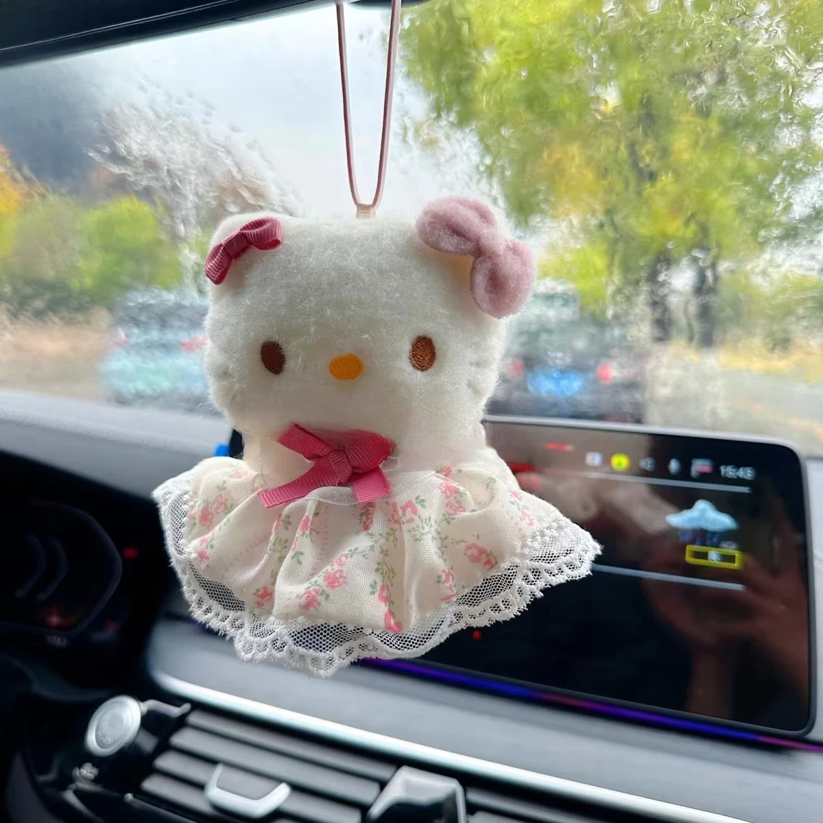 HelloKitty Car Rearview Mirror Keychain Plush Pendant Cute Cartoon Wedding Dress Kitty Car Interior Decoration Pendant
HelloKitty Car Rearview Mirror Keychain Plush Pendant Cute Cartoon Wedding Dress Kitty Car Interior Decoration Pendant
