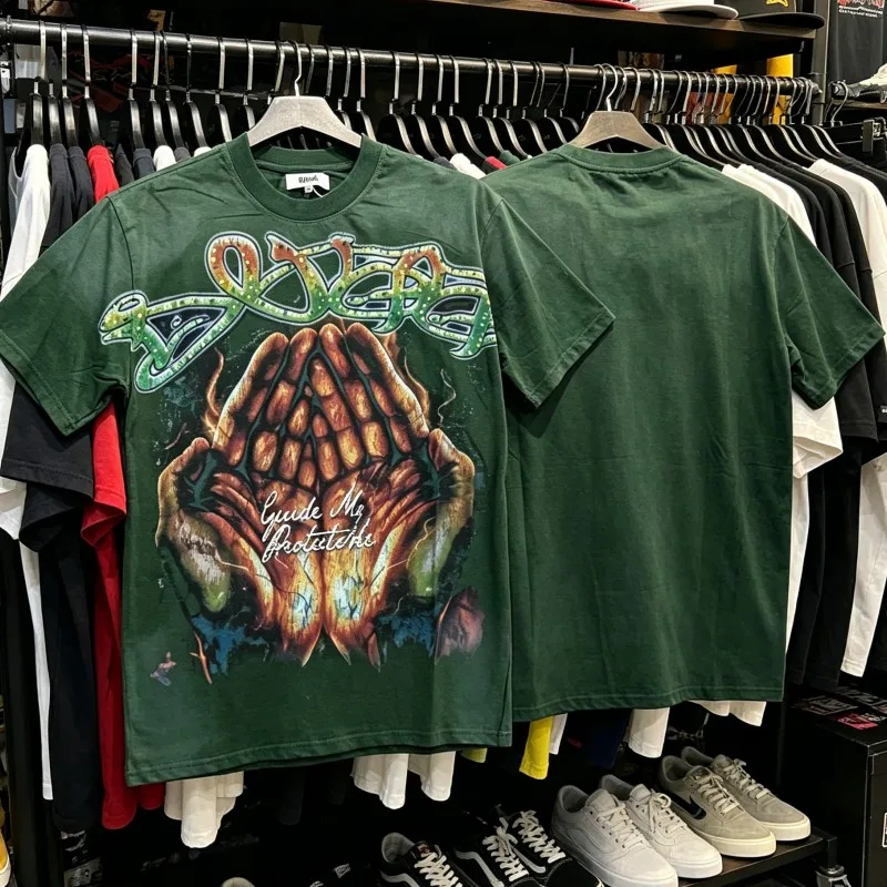 Washed Green 26ss Summer New DUAA Tshirt Hands Pattern Rhinestone Letter Logo Retro Round Neck Tee Men Women Short Sleeve Outfit
Washed Green 26ss Summer New DUAA Tshirt Hands Pattern Rhinestone Letter Logo Retro Round Neck Tee Men Women Short Sleeve Outfit