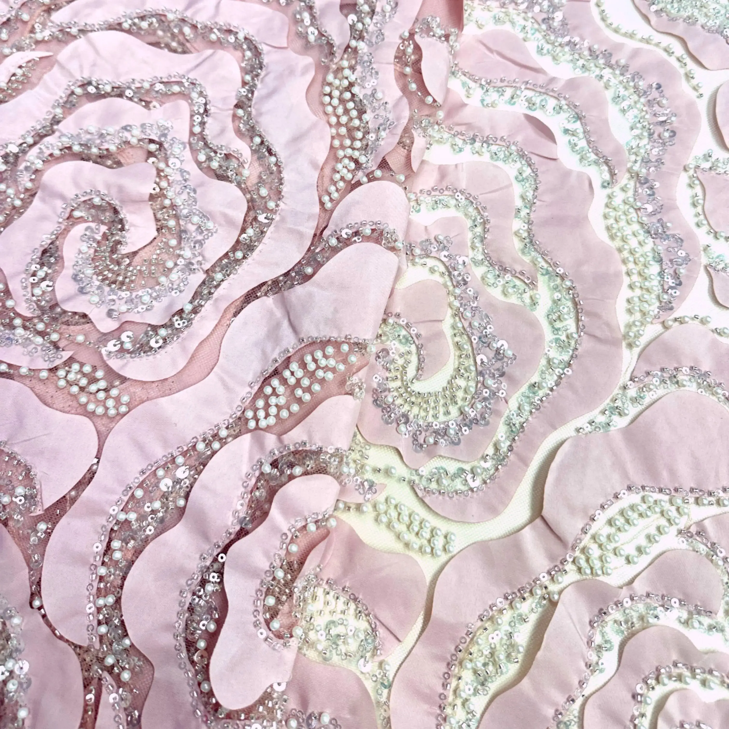 Luxury African Women Black lace Fabric 5 yards Embroidered Tulle 3D Rose Flower Sequin Pearl Fabric for sewing wedding dresses
Luxury African Women Black lace Fabric 5 yards Embroidered Tulle 3D Rose Flower Sequin Pearl Fabric for sewing wedding dresses