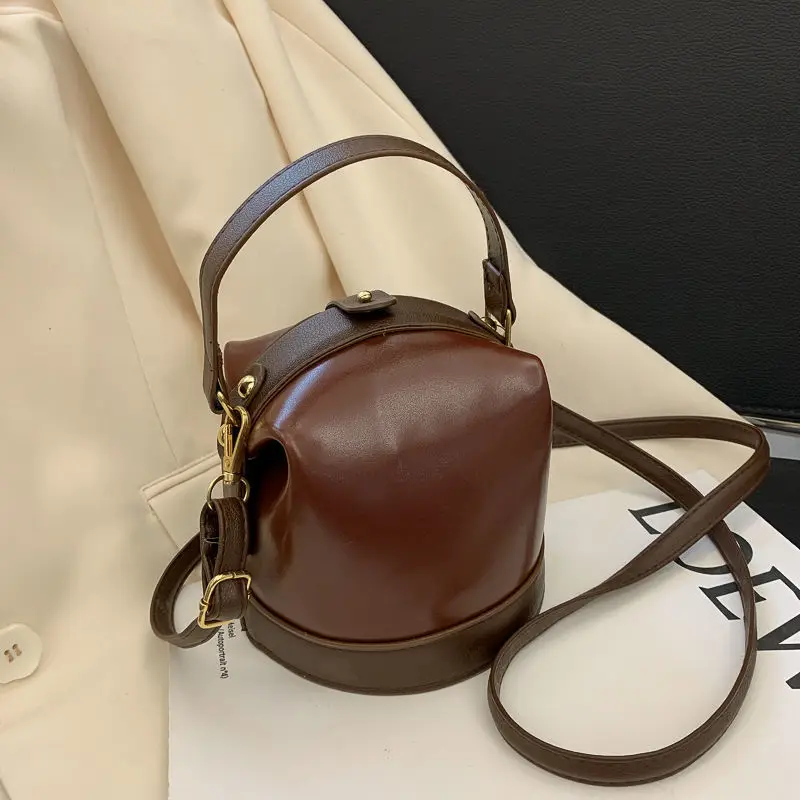 Autumn Winter French Versatile Crossbody Stylish Women's Bag New Trendy Korean Version Fashionable Simple Handbag
Autumn Winter French Versatile Crossbody Stylish Women's Bag New Trendy Korean Version Fashionable Simple Handbag