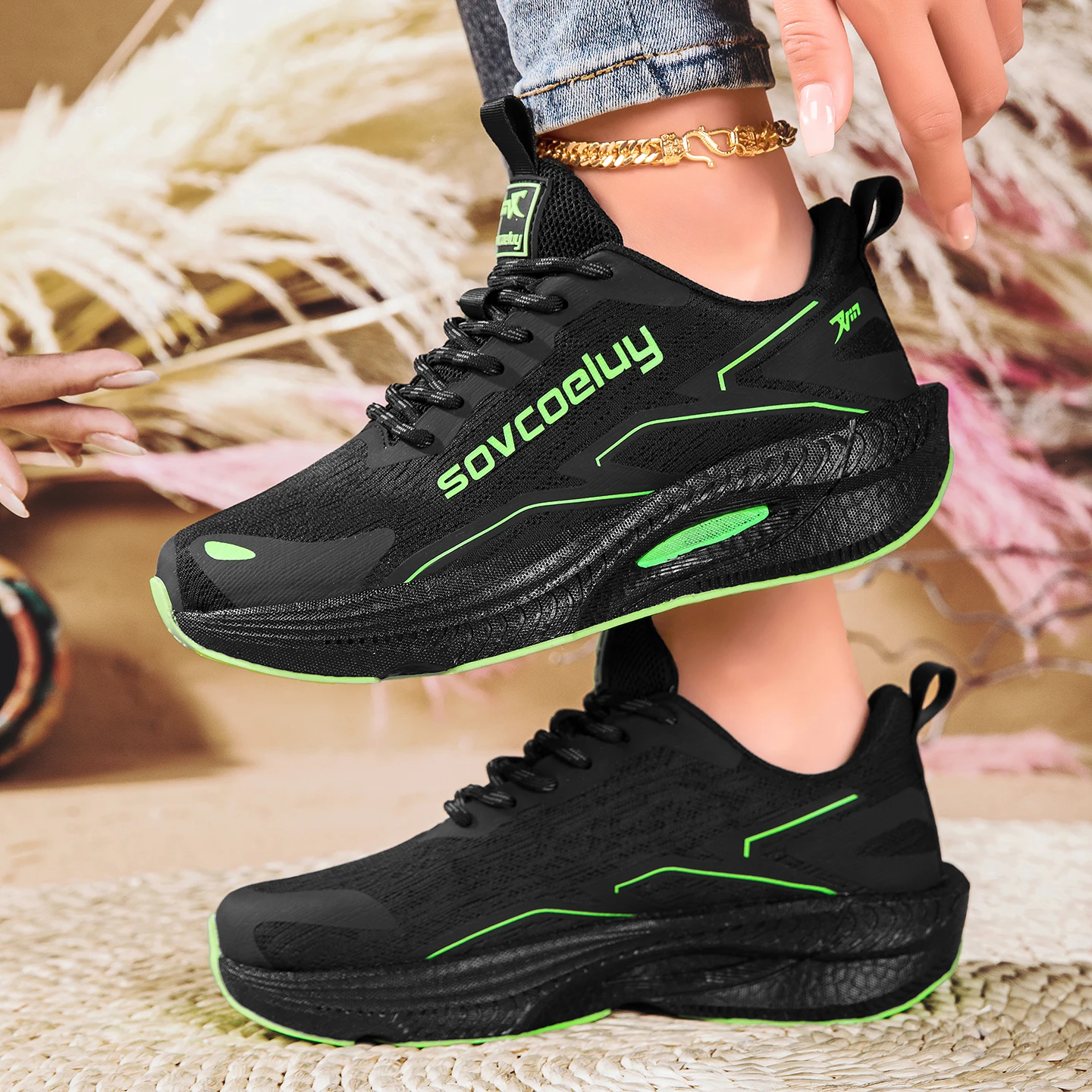 Comfortable and stylish running shoes, outdoor sports shoes, couple shoes, running, fitness, leisure, and casual walking shoes.
Comfortable and stylish running shoes, outdoor sports shoes, couple shoes, running, fitness, leisure, and casual walking shoes.