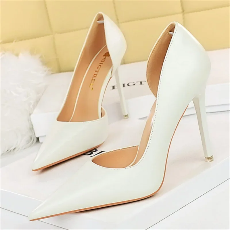 New Women 10.5cm High Heels Pumps Wedding Bridal Stiletto Sexy Retro Hollow Heels Lady Office Party Nude White Shoes
New Women 10.5cm High Heels Pumps Wedding Bridal Stiletto Sexy Retro Hollow Heels Lady Office Party Nude White Shoes