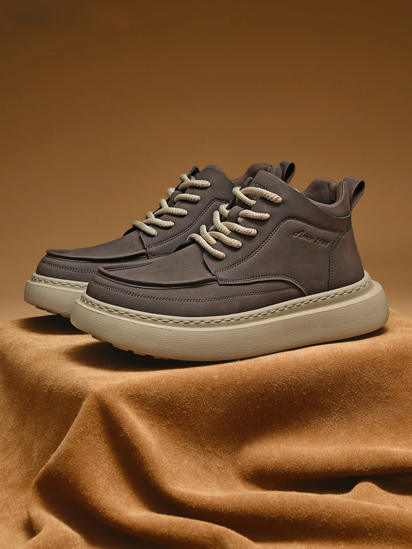 Aokang Men's High Top Boots Winter New Soft Bot Workwear Casual Outdoor oes Leather oes Comfortable round Toe
Aokang Men's High Top Boots Winter New Soft Bot Workwear Casual Outdoor oes Leather oes Comfortable round Toe