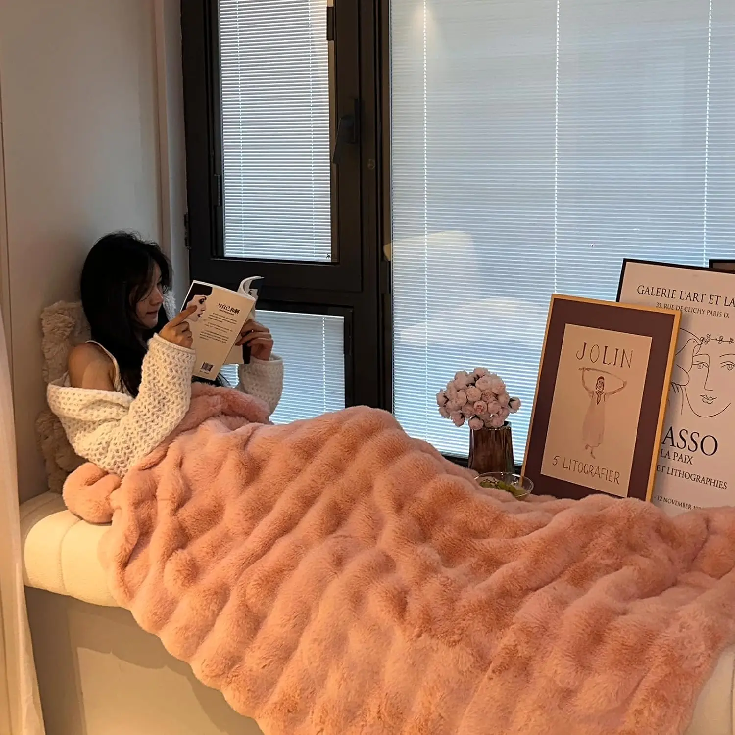 Rabbit Plush Blanket, Thi And Warm For All Seasons, Soft And Fuzzy Furry Throw For Couch, Sofa, Bed - Thermal Cozy Decorative
Rabbit Plush Blanket, Thi And Warm For All Seasons, Soft And Fuzzy Furry Throw For Couch, Sofa, Bed - Thermal Cozy Decorative