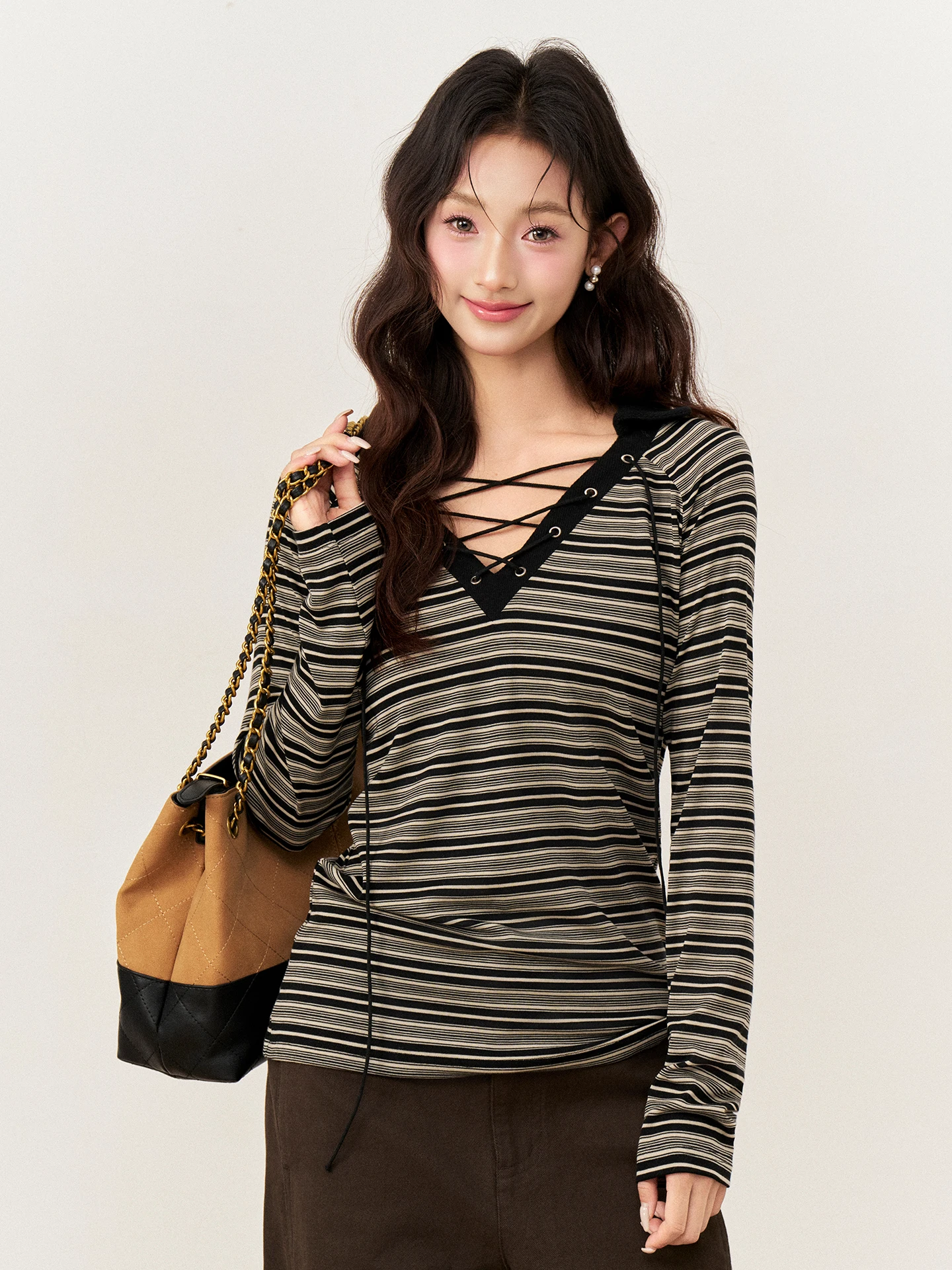 Retro AXIA Women's Fitted V-ne T-irt Knitted Sweater with Belt Long Sve Striped Top for Girls Suitable for Winter
Retro AXIA Women's Fitted V-ne T-irt Knitted Sweater with Belt Long Sve Striped Top for Girls Suitable for Winter