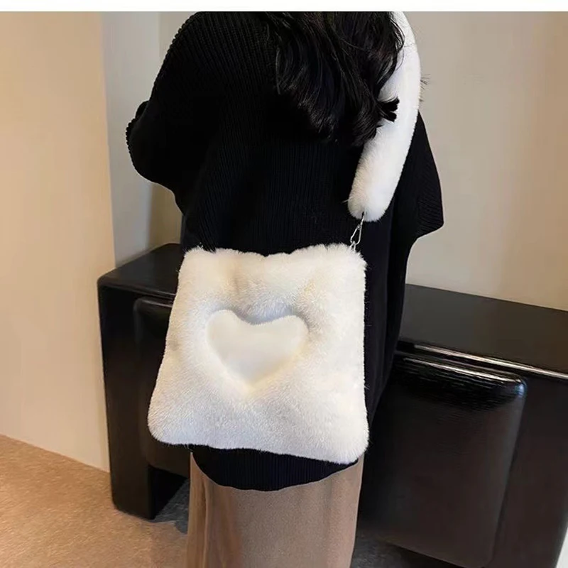 Autumn Winter Plush Bag Female Bucket Pack Love Handbag Soft Warm Crossbody Bag Messenger Shoulder Bag New Mobile Phone Purse
Autumn Winter Plush Bag Female Bucket Pack Love Handbag Soft Warm Crossbody Bag Messenger Shoulder Bag New Mobile Phone Purse