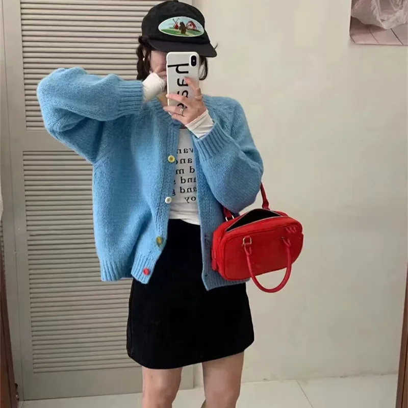 Korean Style Girl's Thicken Sweater Cardigan Knitwear Pullover Long Sleeves Color Buckle Spring Autumn Winter Female Soft Coat
Korean Style Girl's Thicken Sweater Cardigan Knitwear Pullover Long Sleeves Color Buckle Spring Autumn Winter Female Soft Coat