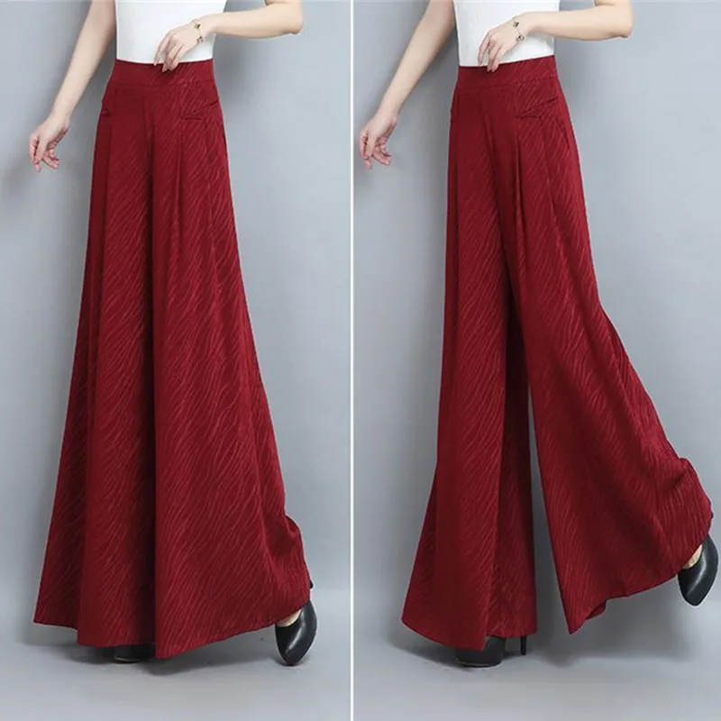 Корейские женские модные плиссированные брюки с толстыми штанинами, осенние женские однотонные брюки с высокой талией, весенние женские повседневные широкие брюки
Корейские женские модные плиссированные брюки с толстыми штанинами, осенние женские однотонные брюки с высокой талией, весенние женские повседневные широкие брюки