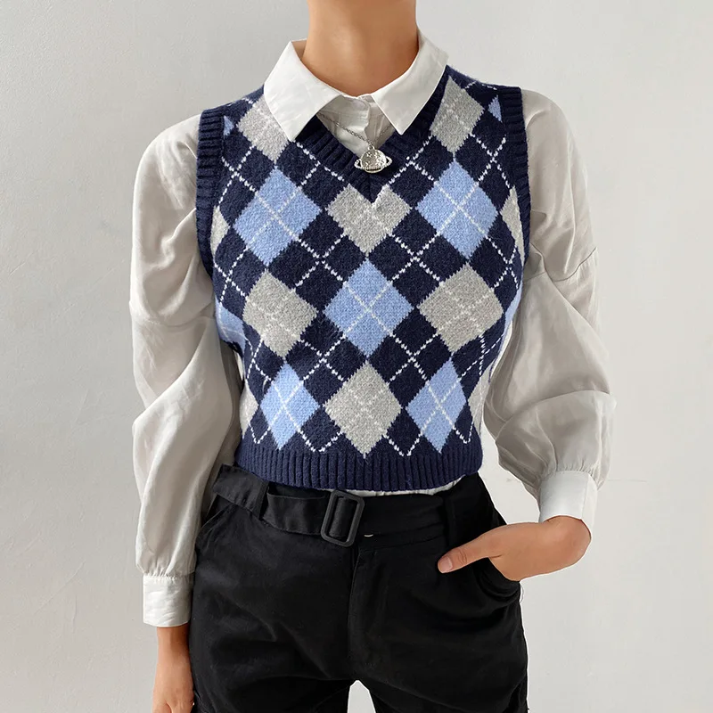 Vintage Knitted Women Sweater Vest Y2K Aesthetic Sweet Cute 90s Slim Female Crop Waistcoat 2025 New Plaid Sleeveless Knitwears
Vintage Knitted Women Sweater Vest Y2K Aesthetic Sweet Cute 90s Slim Female Crop Waistcoat 2025 New Plaid Sleeveless Knitwears