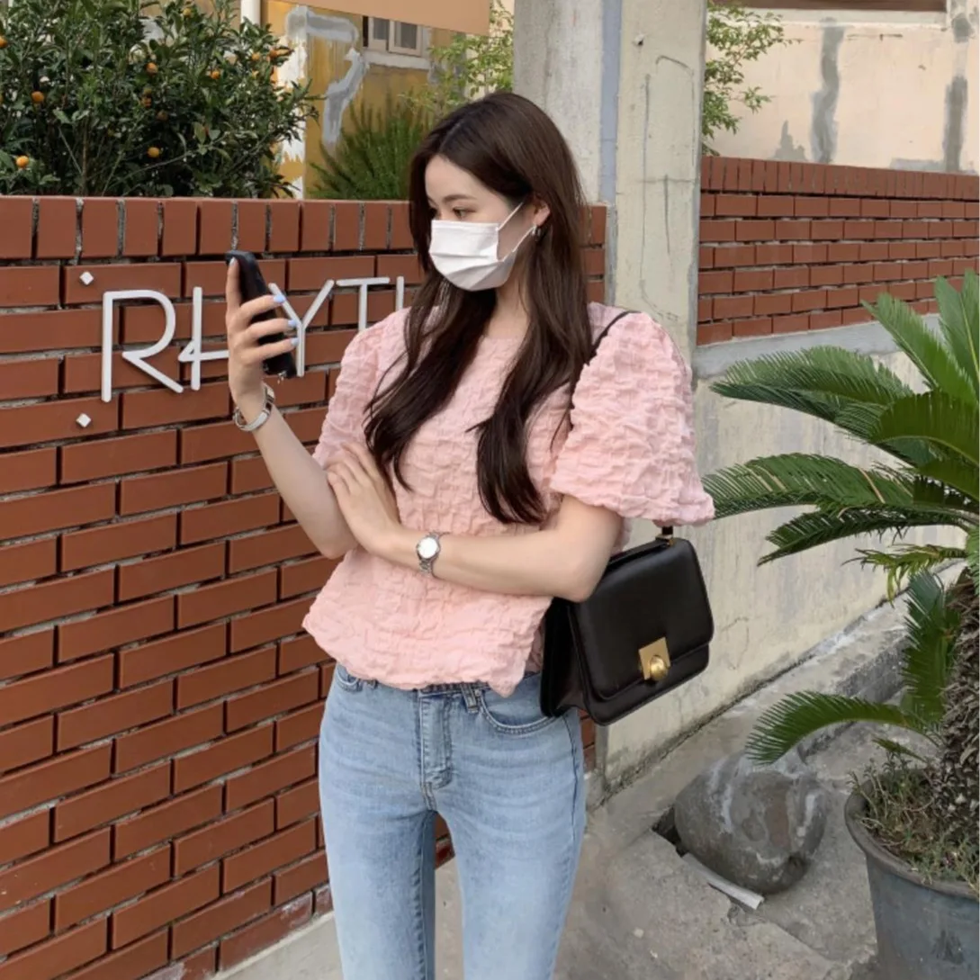 Retro 3D Pleated Short Sleeve Shirt Women's Top Polyester Fiber Bubble Sleeve Casual Style Spring Summer Autumn Female Shirt
Retro 3D Pleated Short Sleeve Shirt Women's Top Polyester Fiber Bubble Sleeve Casual Style Spring Summer Autumn Female Shirt