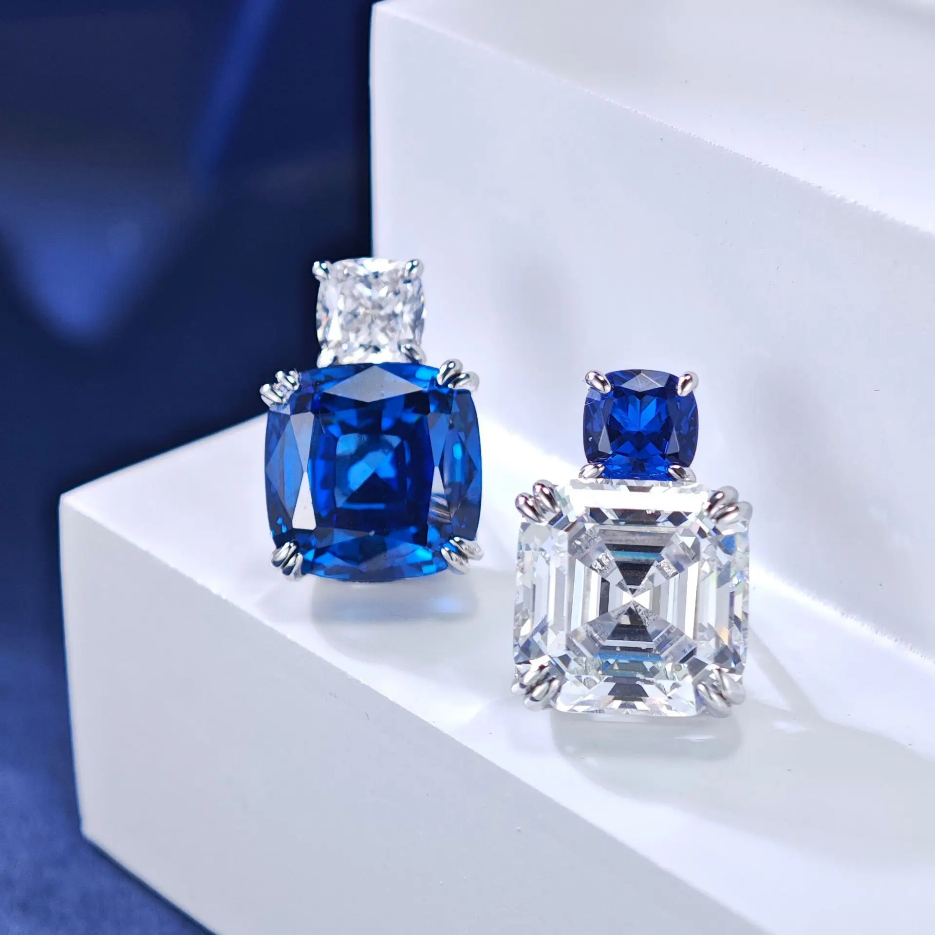 2026 New Blue and White Ear Studs for Women, Platinum PT950, Fashionable and Versatile Geometric Shape
2026 New Blue and White Ear Studs for Women, Platinum PT950, Fashionable and Versatile Geometric Shape