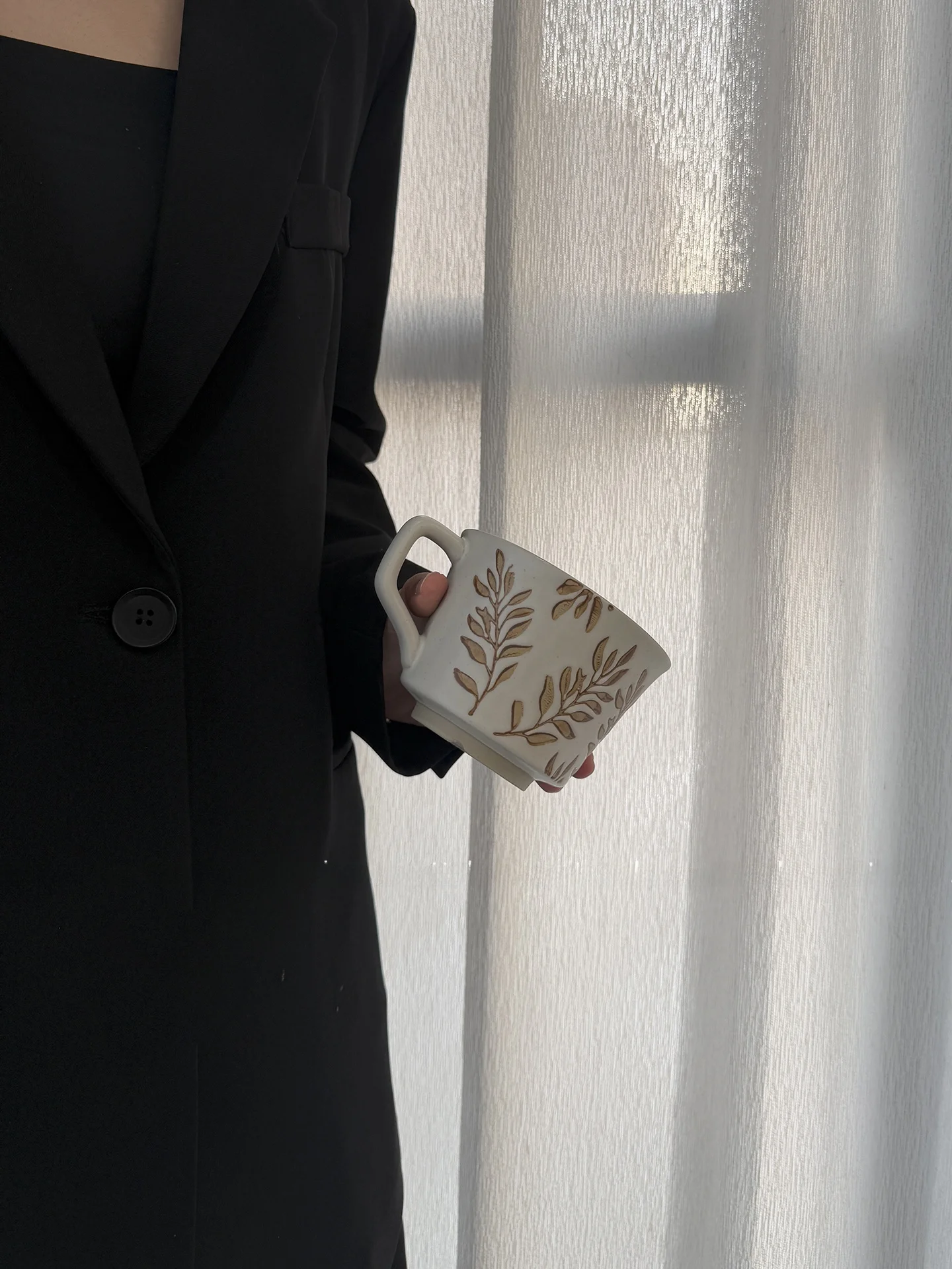 Large Capacity Ceramic Cup Japanese Style Holos Mug 2026 New Model Mark Cup Water Bottle Gift without Lid Single Ear Handle
Large Capacity Ceramic Cup Japanese Style Holos Mug 2026 New Model Mark Cup Water Bottle Gift without Lid Single Ear Handle