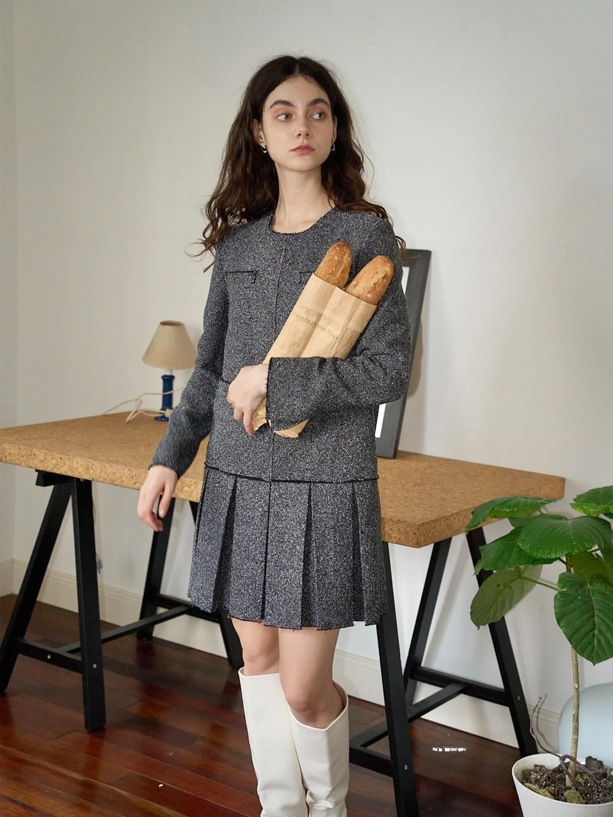 ETLETE Grey Long Sleeve Woolen Pleated Dress Elegant Chypre Style Women's Straight Cut Midi Dress Cotton Polyester Blend
ETLETE Grey Long Sleeve Woolen Pleated Dress Elegant Chypre Style Women's Straight Cut Midi Dress Cotton Polyester Blend
