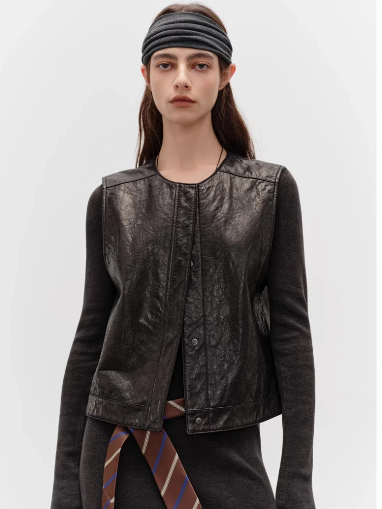 Casual Short Genuine Leather Sleeveless Vest Jackets for Women Spring Autumn High-end Simple Soft Oil Wax Real Sheepskin Coat
Casual Short Genuine Leather Sleeveless Vest Jackets for Women Spring Autumn High-end Simple Soft Oil Wax Real Sheepskin Coat
